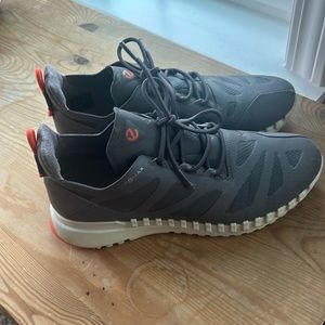 Women’s Ecco sneaker size 6.5.